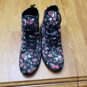 Rose Dr. Martens